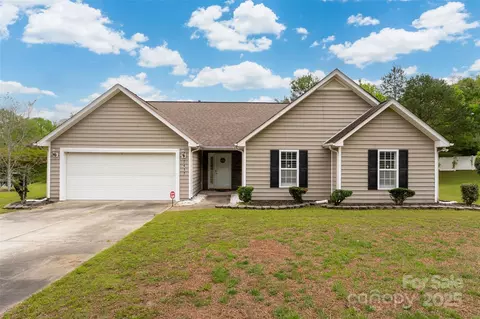2412 Laura Dr, Charlotte, NC 28212