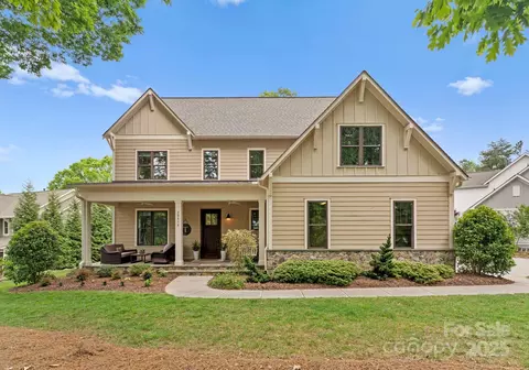 20614 Pointe Regatta Dr, Cornelius, NC 28031