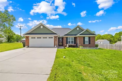 201 Churchill Dr, Kings Mountain, NC 28086