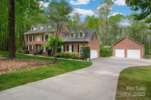 2306 Beechwood Dr, Waxhaw, NC 28173