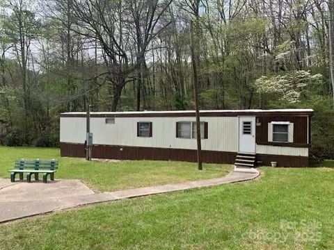 545 Bryson Branch Rd, Bryson City, NC 28713