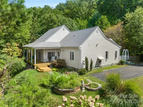80 Ivy Cove Rd, Fairview, NC 28730