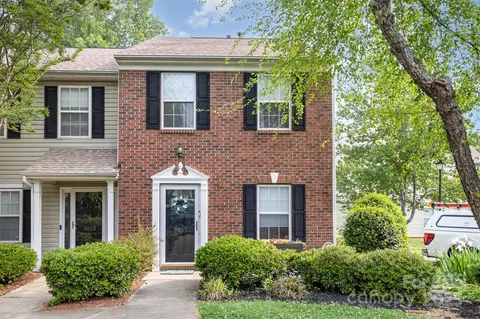5257 Glenlea Walk Ln, Charlotte, NC 28216
