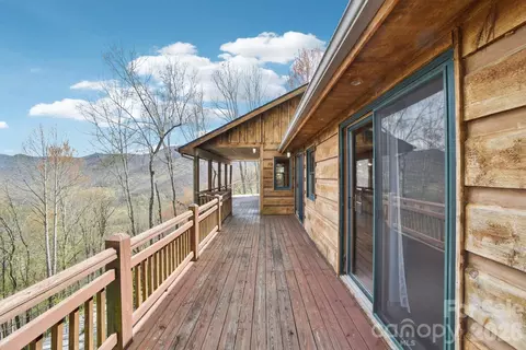 1426 Setzer Cove Rd, Maggie Valley, NC 28751
