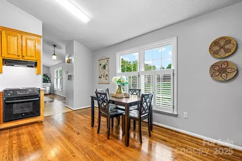 5486 Suttlemyre Ln, Hickory, NC 28601 photo 11