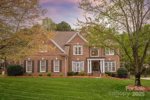 4027 Wallbrook Dr, Matthews, NC 28105