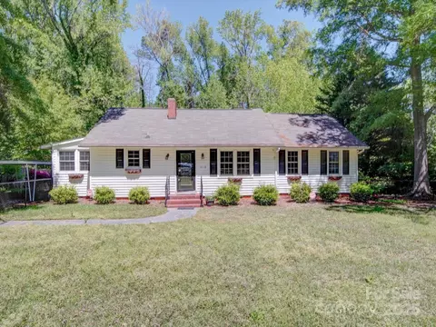 610 N Pine Ln, Wadesboro, NC 28170