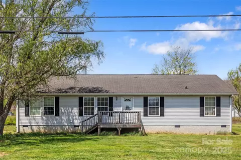 91 Bethel Dr, Canton, NC 28716