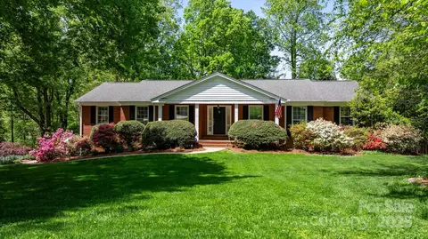 100 Heritage Ln, Morganton, NC 28655