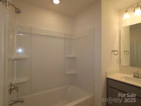 Bath - 1141 Overbrook Pl, Wingate, NC 28174 photo 1 of 2