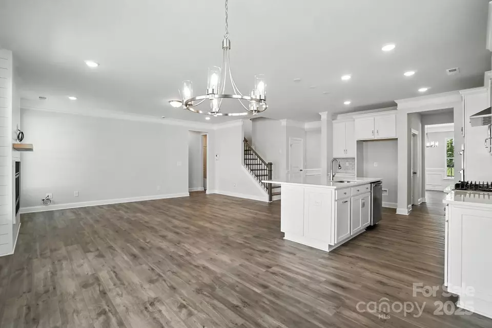 Living - 2012 Embassy Ct, Charlotte, NC 28213 photo 6 of 7
