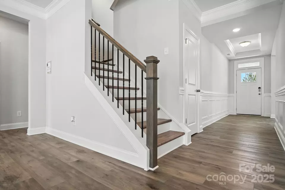 Entry Way - 2012 Embassy Ct, Charlotte, NC 28213 photo 4 of 5