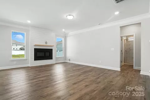 Living - 2012 Embassy Ct, Charlotte, NC 28213 photo 1 of 7