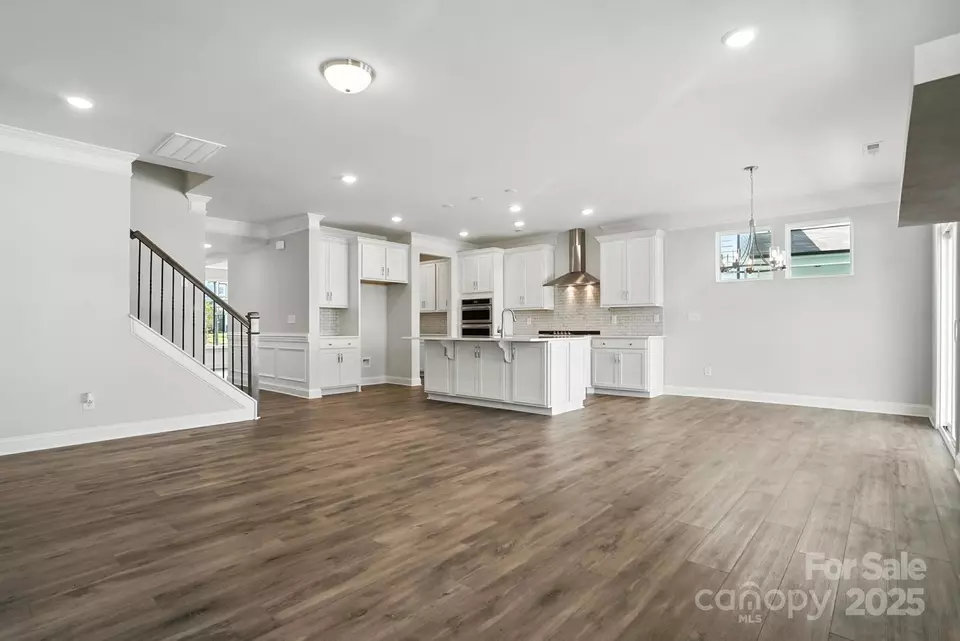 Living - 2012 Embassy Ct, Charlotte, NC 28213 photo 4 of 7
