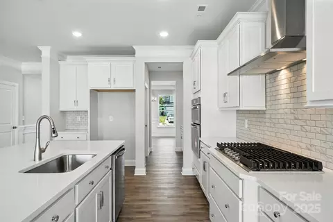Entry Way - 2012 Embassy Ct, Charlotte, NC 28213 photo 1 of 5