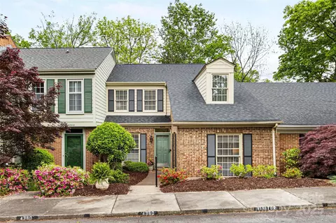 4360 Woodglen Ln, Charlotte, NC 28226