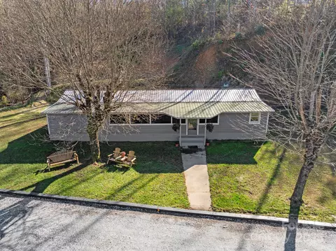 456 Newtown Rd, Rosman, NC 28772