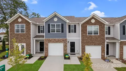 6161 Helens Rest Ln, Lincolnton, NC 28092