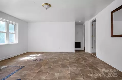 Living - 124 Ayers Rd, Grover, NC 28073 photo 2 of 2