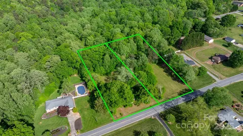 2758 Startown Rd, Newton, NC 28601