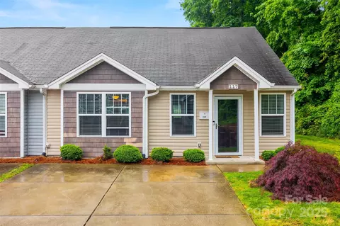 117 S Canyon Ridge S Dr S, Mount Holly, NC 28120