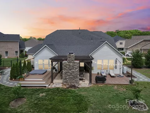500 Chicory Cir, Matthews, NC 28104