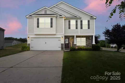 2739 Golden Rose Ln, Charlotte, NC 28216