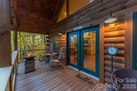 100 Candlemaker Trl, Maggie Valley, NC 28751