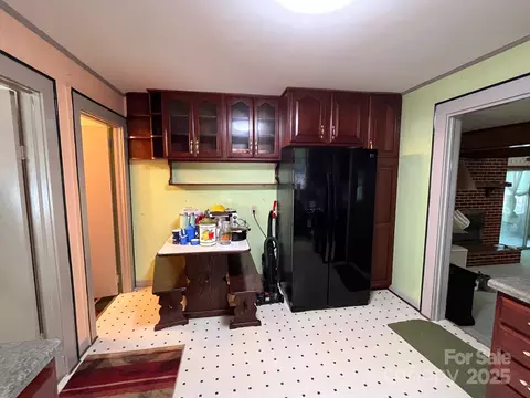 187 E Glenview St, Marion, NC 28752 photo 17