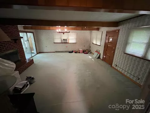 187 E Glenview St, Marion, NC 28752 photo 12