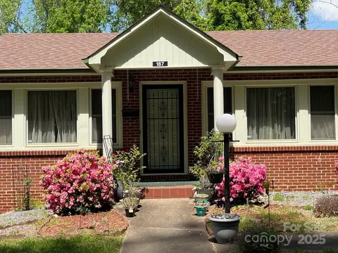 187 E Glenview St, Marion, NC 28752 photo 2