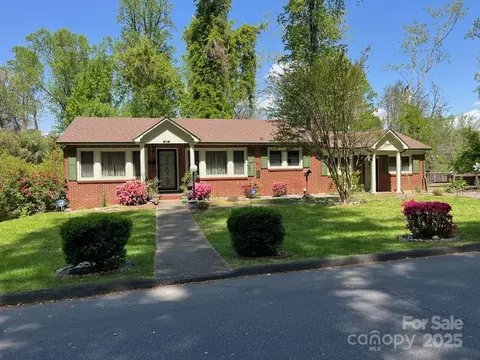 187 E Glenview St, Marion, NC 28752 photo 6