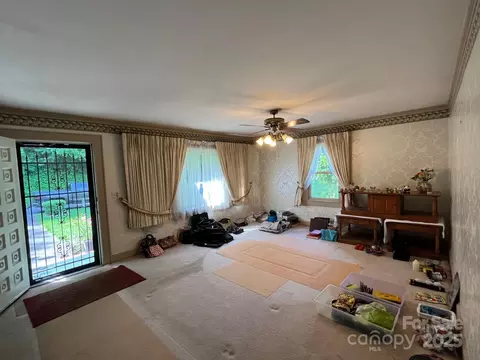 187 E Glenview St, Marion, NC 28752 photo 10