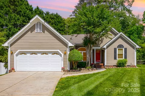 3200 Tallia Ct, Charlotte, NC 28269