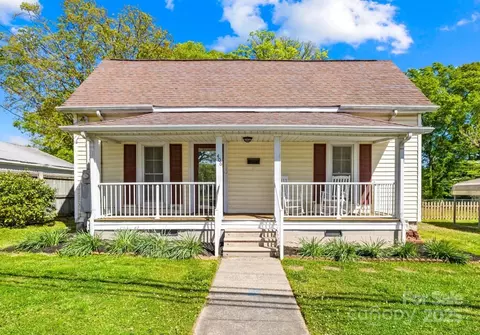 406 S Gaston St, Dallas, NC 28034