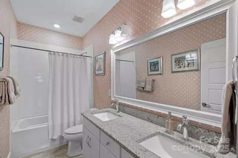 Bath - 309 Catawba Ave, Davidson, NC 28036 photo 2 of 4