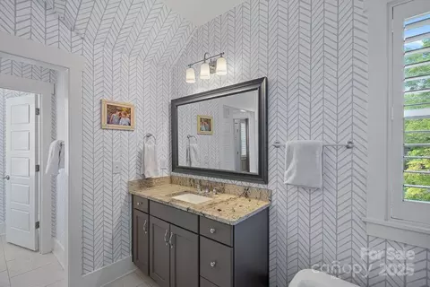 Bath - 309 Catawba Ave, Davidson, NC 28036 photo 4 of 4