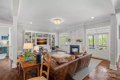 Living - 309 Catawba Ave, Davidson, NC 28036 photo 1 of 1