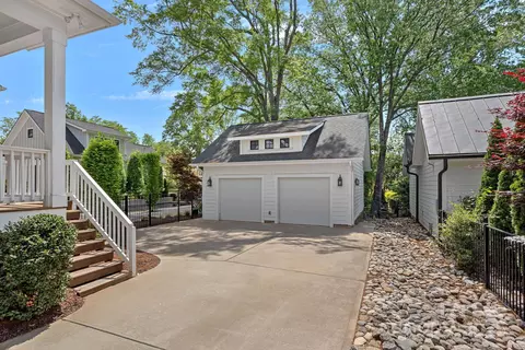 Exterior - 309 Catawba Ave, Davidson, NC 28036 photo 5 of 15