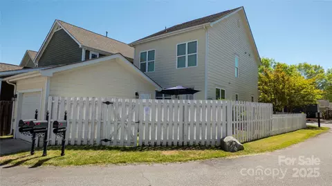 1424 South St, Cornelius, NC 28031 photo 35