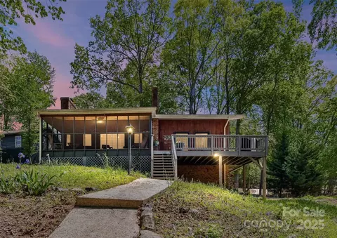 1278 Island Creek Dr, Troy, NC 27371