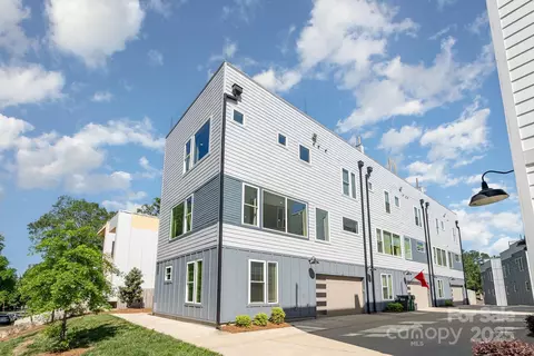 302 Wesley Heights Way, Charlotte, NC 28208