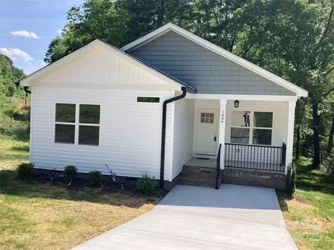 1889 Oak Hollow Rd, Gastonia, NC 28054