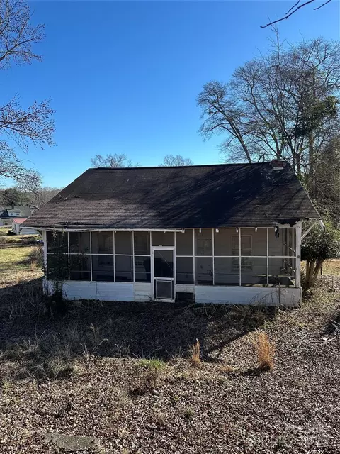 29 Pinecrest Ave, Great Falls, SC 29055