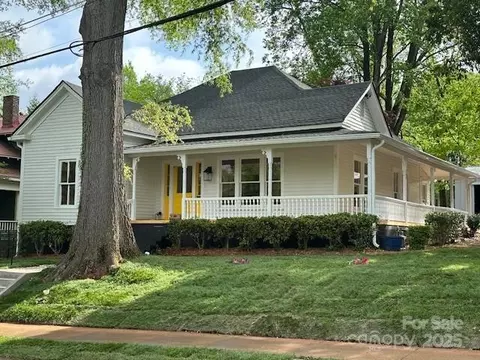 300 Kelly St, Statesville, NC 28677
