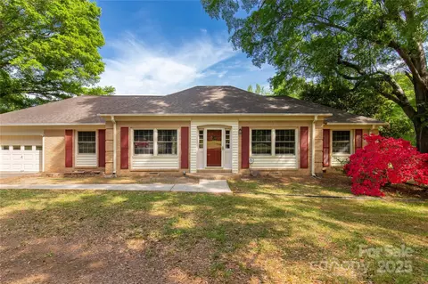 2007 Green Peach Rd, Lancaster, SC 29720