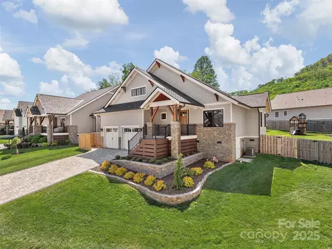 60 Starwood Valley Trl, Arden, NC 28704