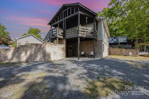 120 N Cardinal N Dr N, New London, NC 28127