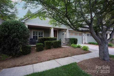 142 Aztec Cir, Mooresville, NC 28117