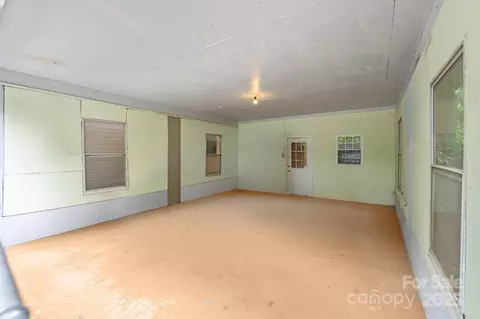 Exterior - 1106 3rd Sw Ave SW, Hickory, NC 28602 photo 7 of 8